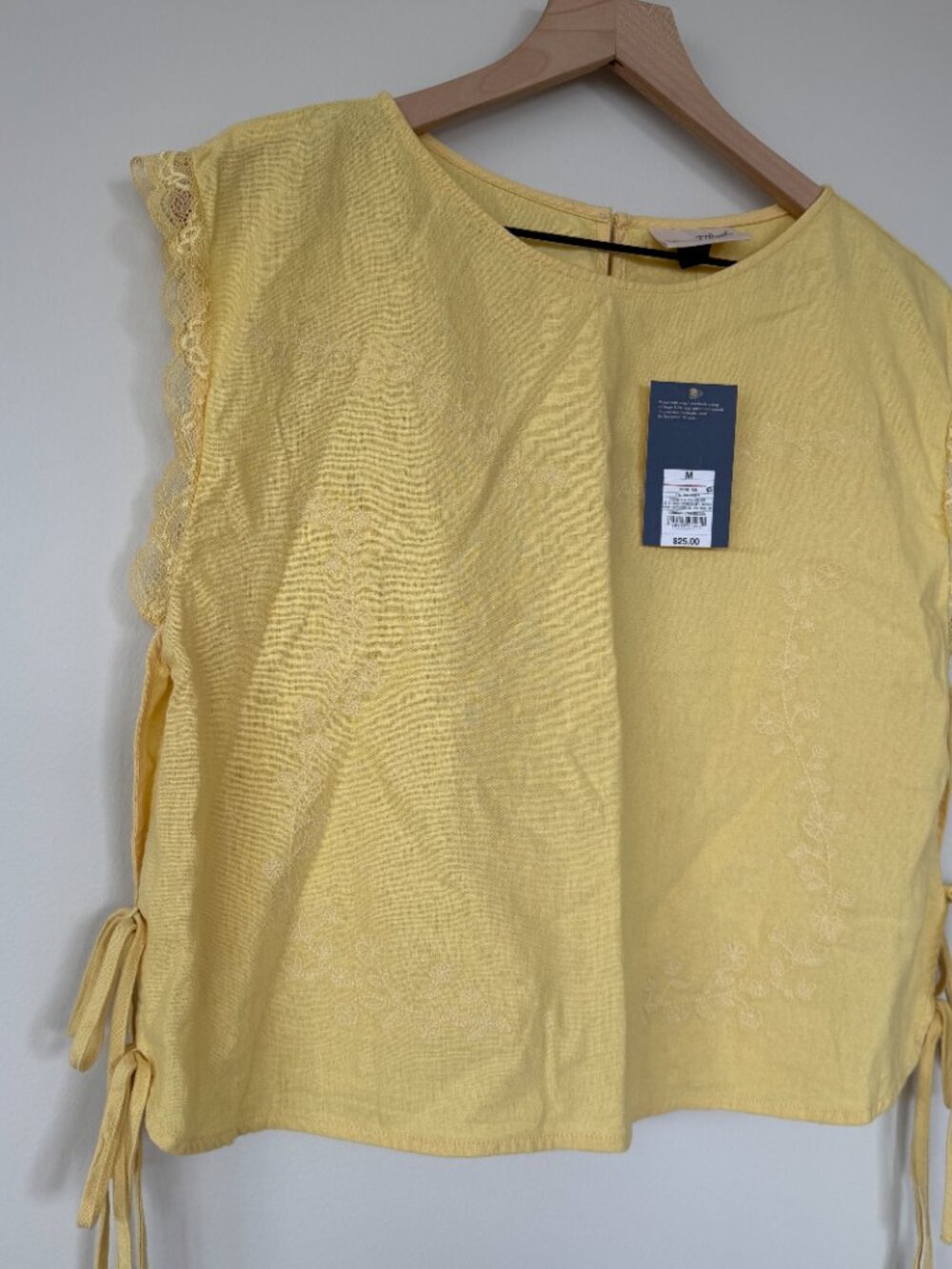 Universal Thread Embroidered Tie Top NWT size M - Picture 2 of 5